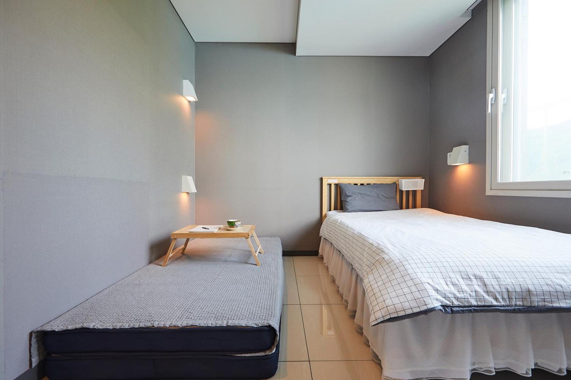 Red-Lighthouse Guest House Sokcho Habitación foto