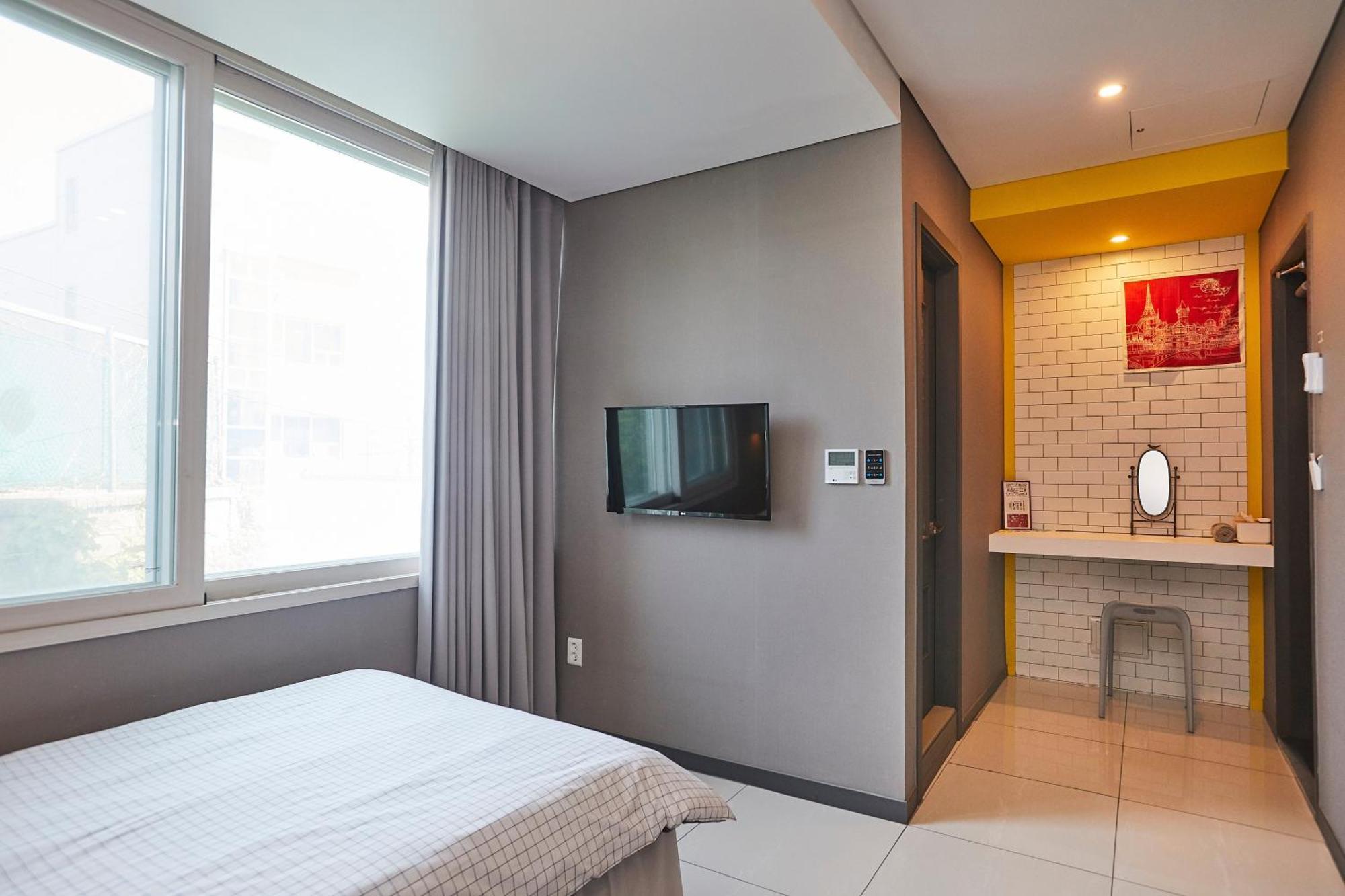 Red-Lighthouse Guest House Sokcho Habitación foto