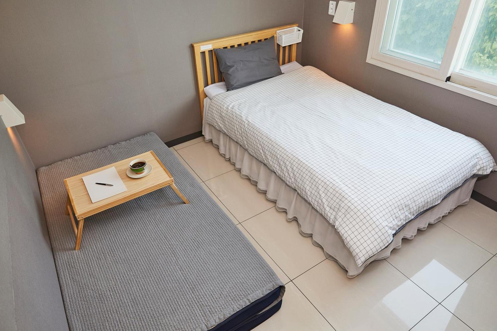 Red-Lighthouse Guest House Sokcho Habitación foto